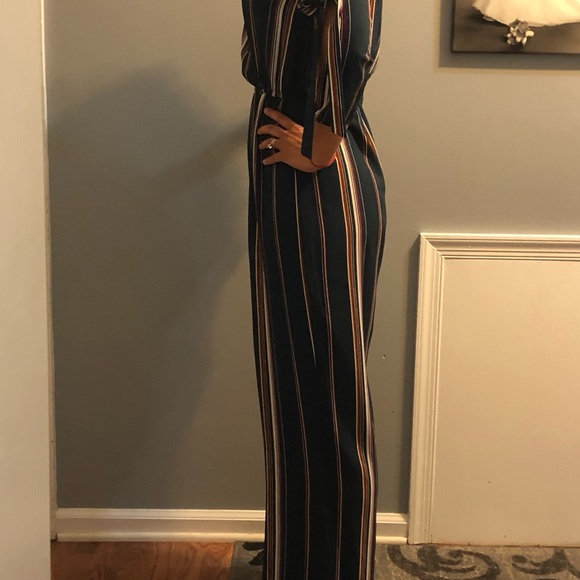 Beautiful Striped Jumpsuit size Medium - Picture 10 of 11